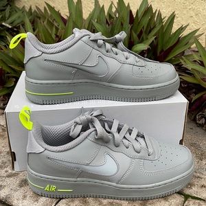 NIKE AIR FORCE 1 ‘07 LV8 WMNS